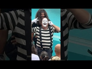 he loves his hair tom the mime seaworld seaworldmime funny viral comedy viral comedy viral - [eryka travel]